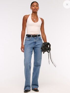 Ambercrombie & Fitch The90’s Relaxed Jean High Rise- Curve Love